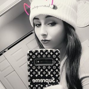 Meet your Posher, Natasha